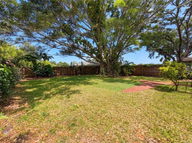 8028 CONSERVATORY CIRCLE, Sarasota, FL 34243