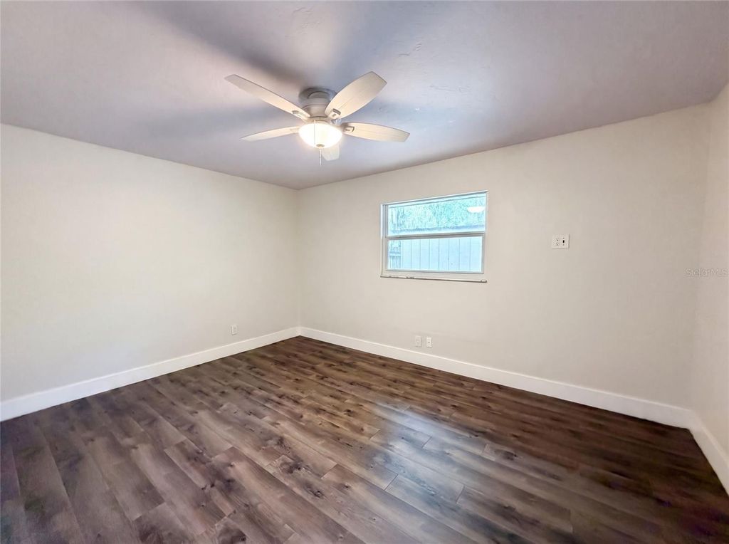 Image 15 of property listing at 8028 CONSERVATORY CIRCLE, Sarasota, FL 34243