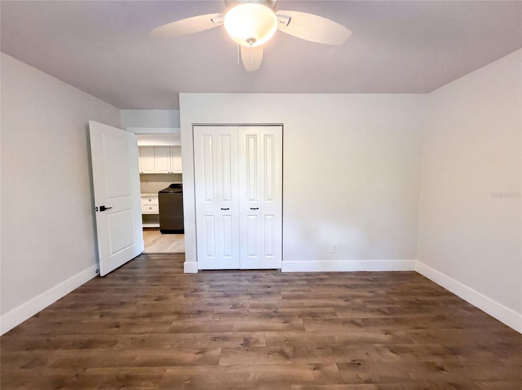Image 16 of property listing at 8028 CONSERVATORY CIRCLE, Sarasota, FL 34243