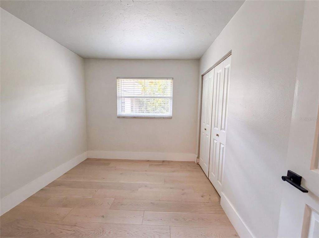 Image 17 of property listing at 8028 CONSERVATORY CIRCLE, Sarasota, FL 34243