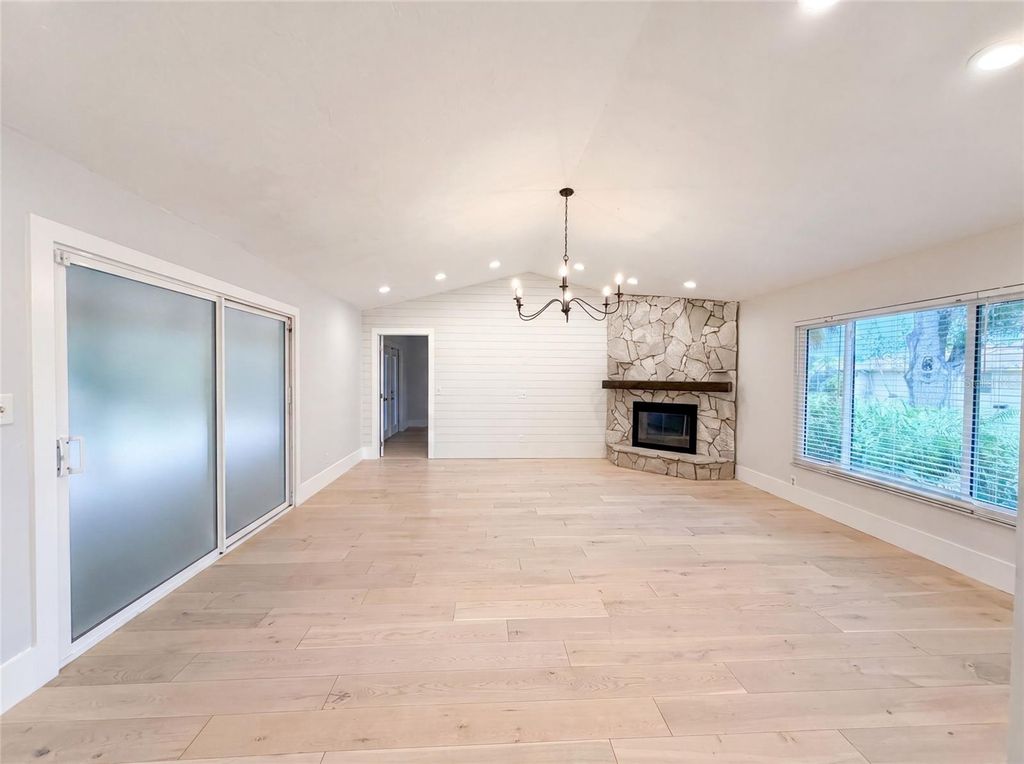 Image 3 of property listing at 8028 CONSERVATORY CIRCLE, Sarasota, FL 34243