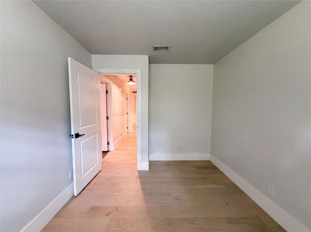 Image 23 of property listing at 8028 CONSERVATORY CIRCLE, Sarasota, FL 34243