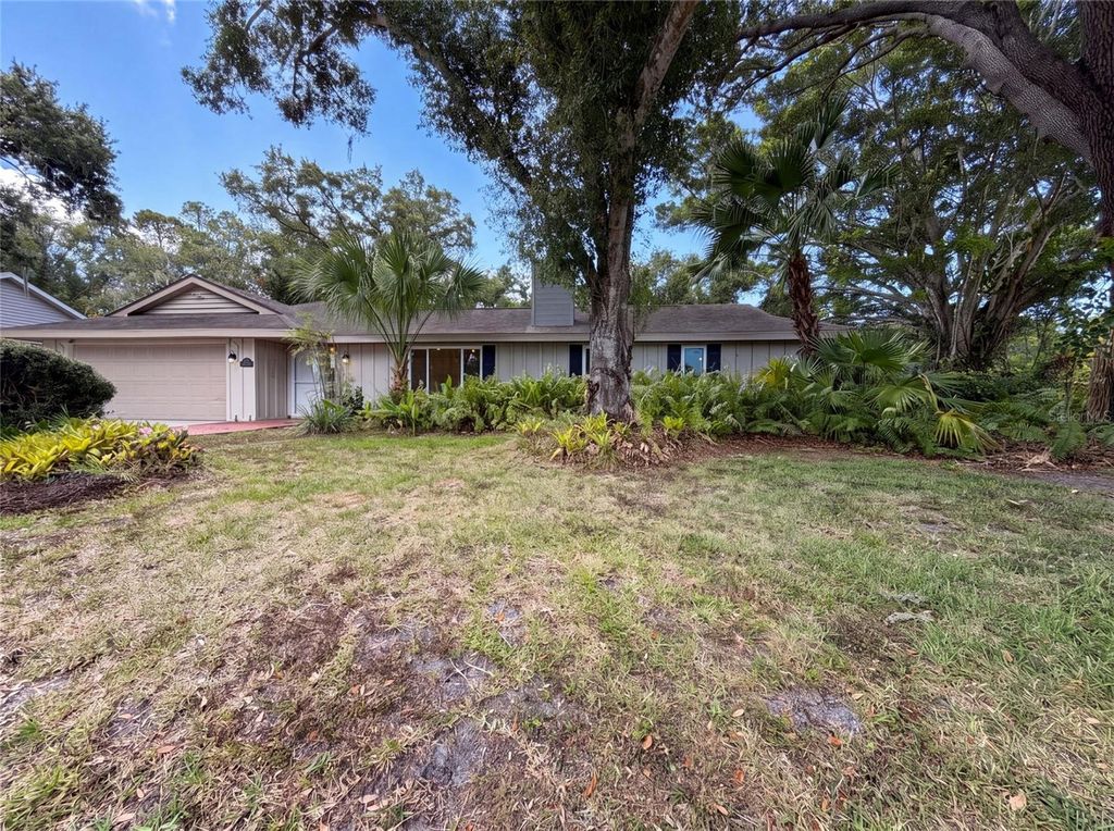 Image 27 of property listing at 8028 CONSERVATORY CIRCLE, Sarasota, FL 34243