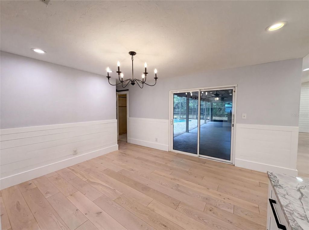 Image 9 of property listing at 8028 CONSERVATORY CIRCLE, Sarasota, FL 34243