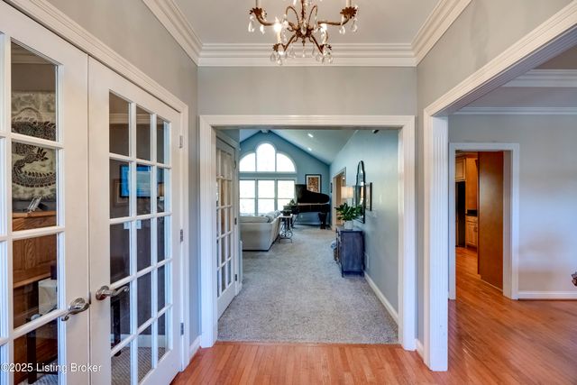 279 Persimmon Ridge Dr, Louisville, KY 40245