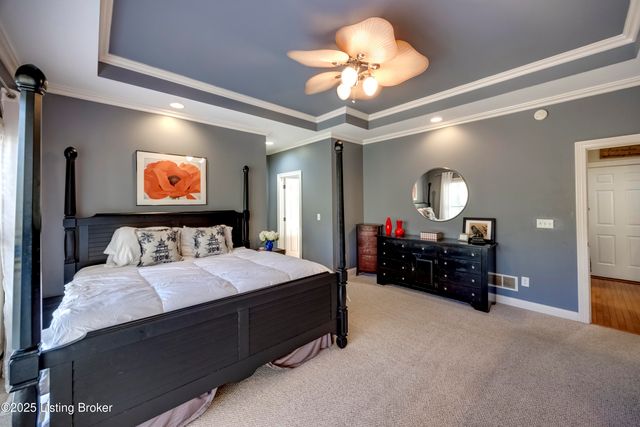 279 Persimmon Ridge Dr, Louisville, KY 40245