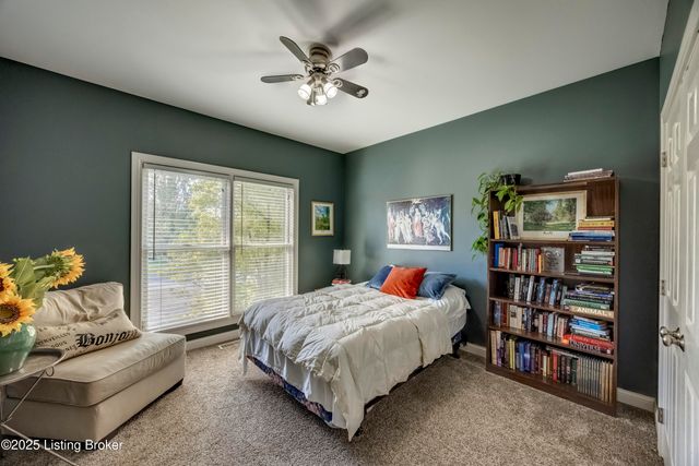 279 Persimmon Ridge Dr, Louisville, KY 40245