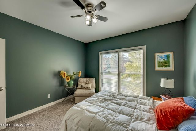 279 Persimmon Ridge Dr, Louisville, KY 40245