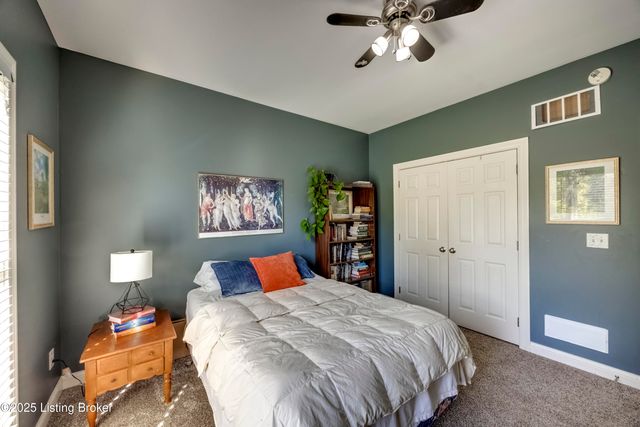 279 Persimmon Ridge Dr, Louisville, KY 40245