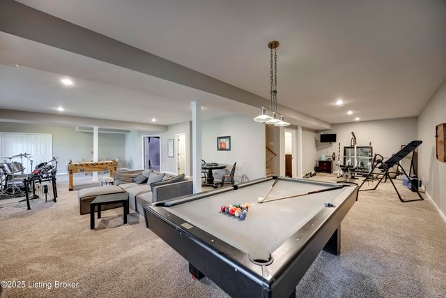 279 Persimmon Ridge Dr, Louisville, KY 40245