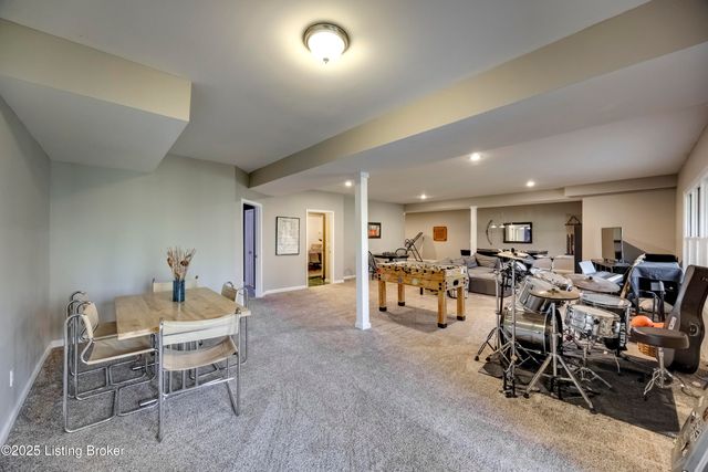 279 Persimmon Ridge Dr, Louisville, KY 40245