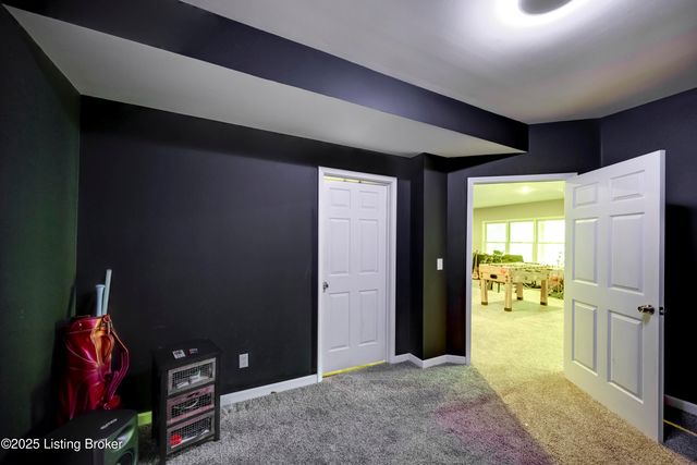 279 Persimmon Ridge Dr, Louisville, KY 40245