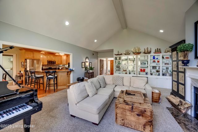 279 Persimmon Ridge Dr, Louisville, KY 40245