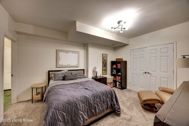 279 Persimmon Ridge Dr, Louisville, KY 40245