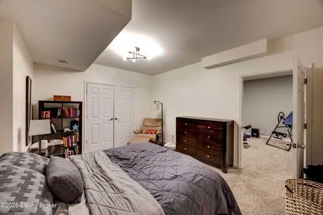 279 Persimmon Ridge Dr, Louisville, KY 40245