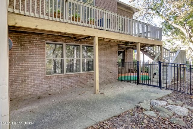 279 Persimmon Ridge Dr, Louisville, KY 40245