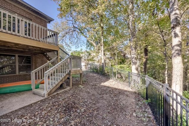 279 Persimmon Ridge Dr, Louisville, KY 40245