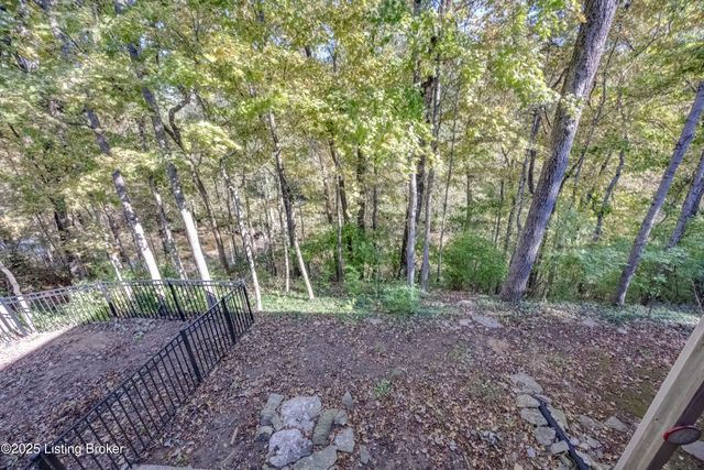 279 Persimmon Ridge Dr, Louisville, KY 40245