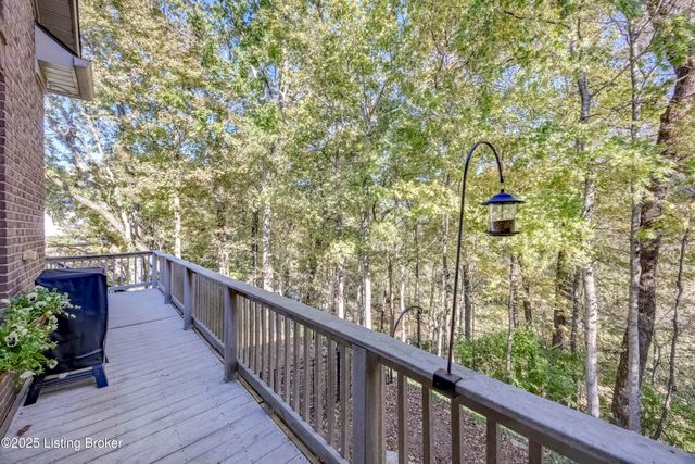 279 Persimmon Ridge Dr, Louisville, KY 40245