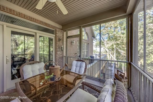 279 Persimmon Ridge Dr, Louisville, KY 40245