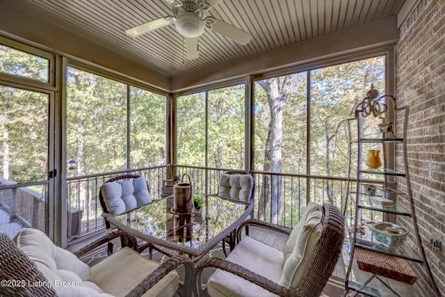 279 Persimmon Ridge Dr, Louisville, KY 40245