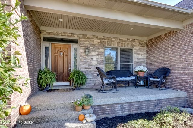 279 Persimmon Ridge Dr, Louisville, KY 40245