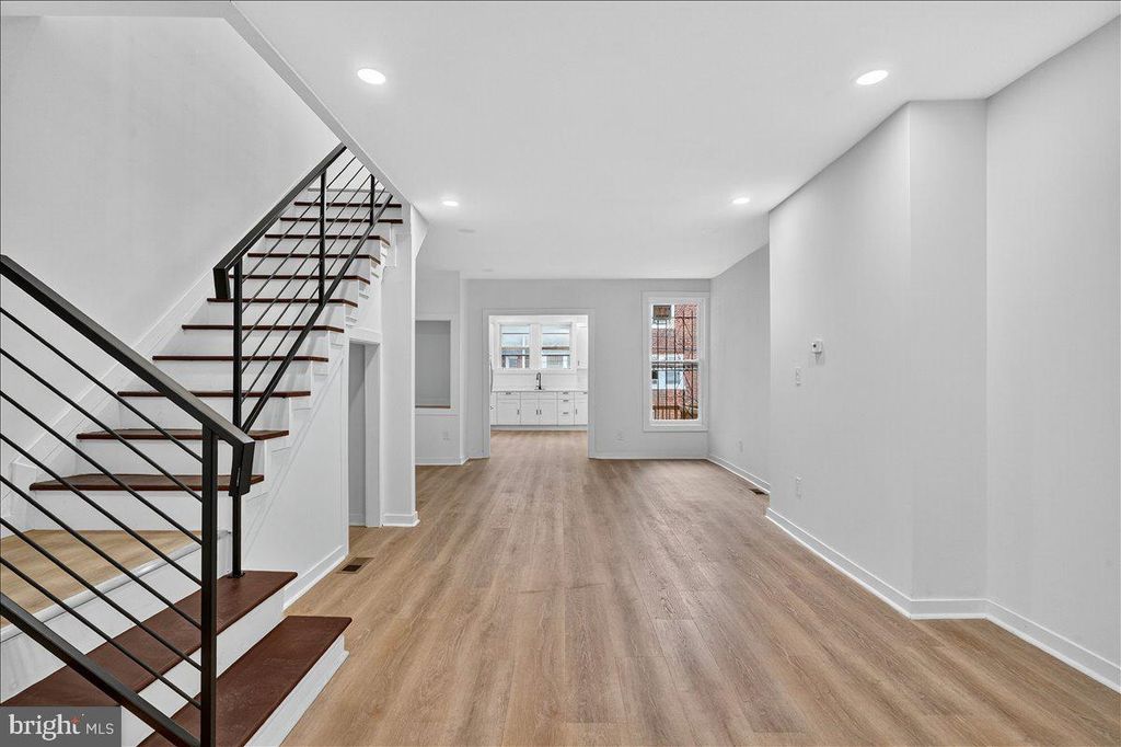 6737 N SMEDLEY ST, Philadelphia, PA 19126