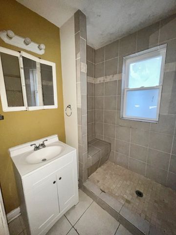913 N Kedvale Avenue, Chicago, IL 60651