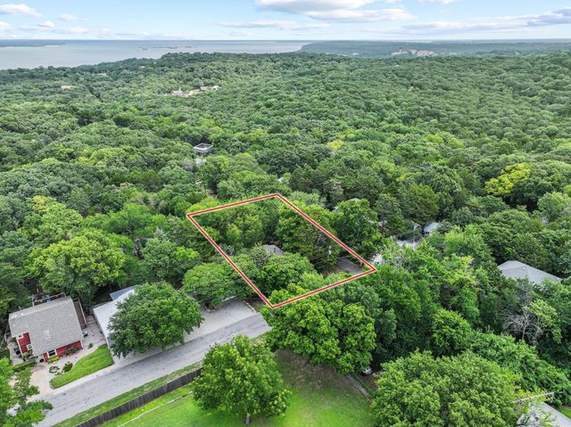 61 Windsor Drive, Pottsboro, TX 75076