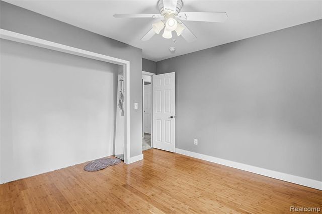 305 East Road, Holly, MI 48442