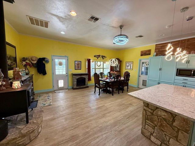 3320 Privilege Creek Rd, Pipe Creek, TX 78063