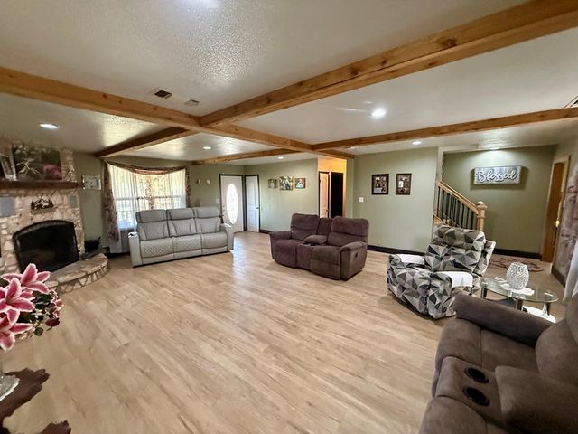3320 Privilege Creek Rd, Pipe Creek, TX 78063