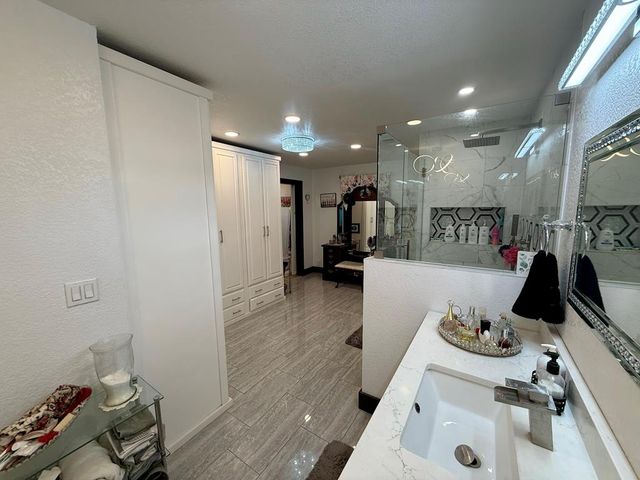 3320 Privilege Creek Rd, Pipe Creek, TX 78063