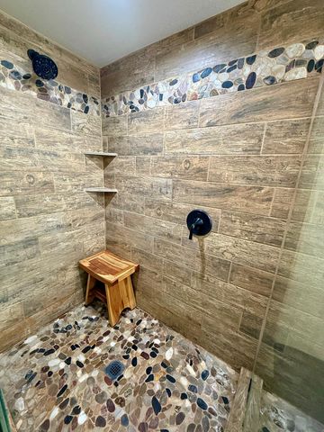 3320 Privilege Creek Rd, Pipe Creek, TX 78063