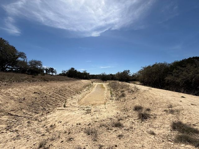 3320 Privilege Creek Rd, Pipe Creek, TX 78063