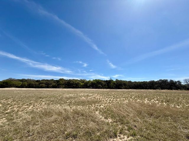 3320 Privilege Creek Rd, Pipe Creek, TX 78063