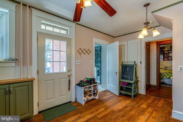 466 E MAIN ST, Leola, PA 17540