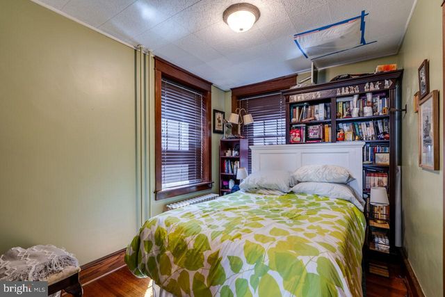 466 E MAIN ST, Leola, PA 17540