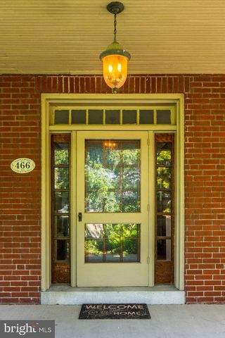 466 E MAIN ST, Leola, PA 17540