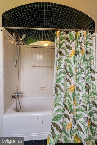 466 E MAIN ST, Leola, PA 17540