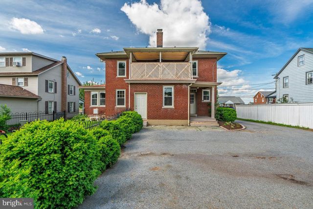 466 E MAIN ST, Leola, PA 17540