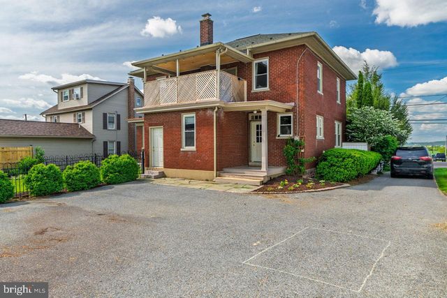 466 E MAIN ST, Leola, PA 17540