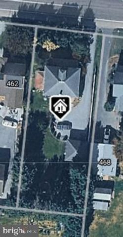 466 E MAIN ST, Leola, PA 17540