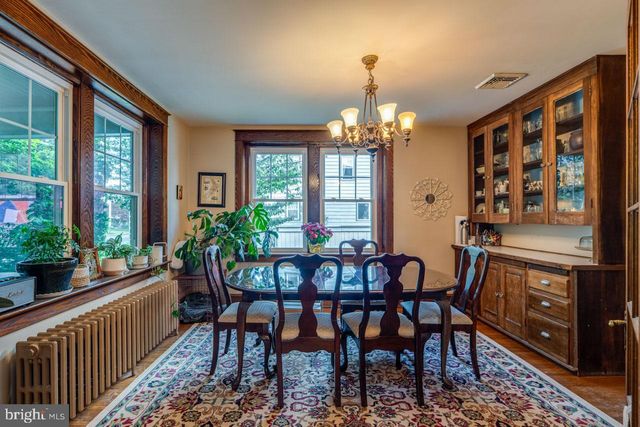 466 E MAIN ST, Leola, PA 17540