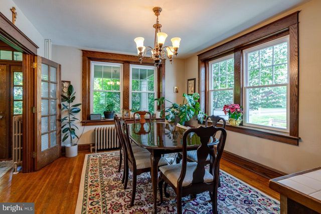 466 E MAIN ST, Leola, PA 17540