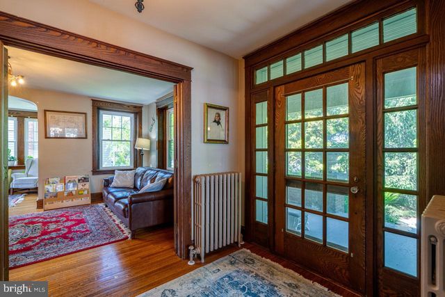 466 E MAIN ST, Leola, PA 17540