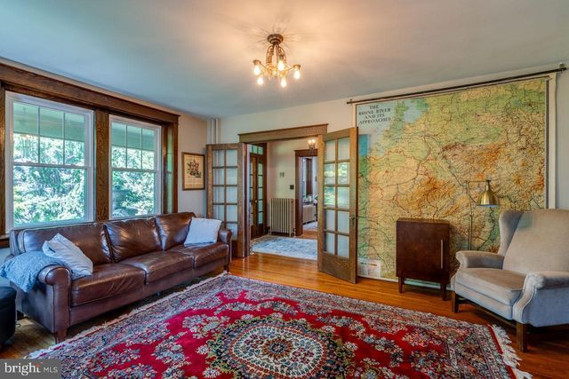 466 E MAIN ST, Leola, PA 17540