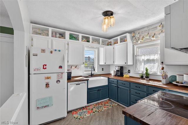 71 E 219th Street, Euclid, OH 44123