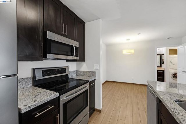 6400 Christie Ave 2106, Emeryville, CA 94608
