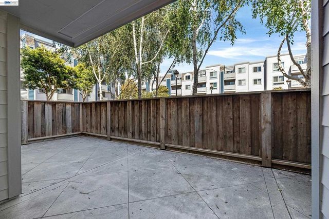 6400 Christie Ave 2106, Emeryville, CA 94608